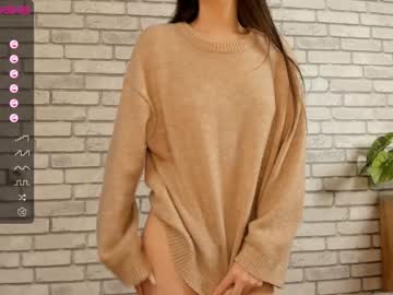 girl
        carolynjacquelins cam image #299806