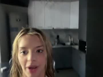 girl
        lesi_moonie cam image #4426557