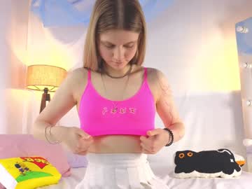 girl
        alisia_spinnet cam image #4396788