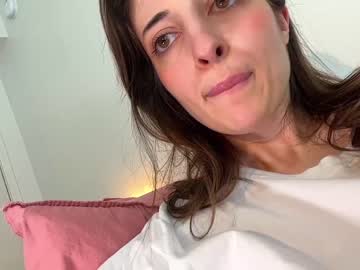 girl
        rosykindred cam image #1412359