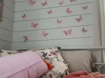 girl
        adorablair cam image #5218107