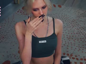 girl
        audreycarvin cam image #5304644