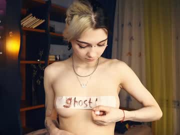 girl
        deliaderrick cam image #4209609