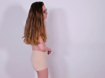 girl
        morning_smilee cam image #1252087