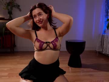 girl
        alisonrouge cam image #4199466