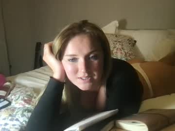 girl
        sillyyyolivia331 cam image #3460016