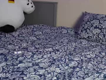 girl
        bestblondiiecb cam image #5254024