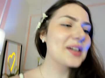 girl
        cutie_pearl cam image #6496005