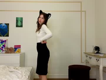 girl
        fannydowlen cam image #4349115