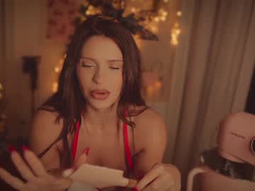 girl
        rougeoud cam image #3178914