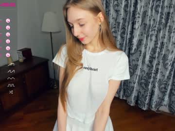 girl
        kristinarobe cam image #968582