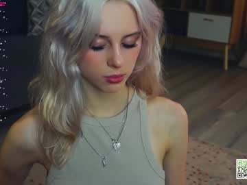 girl
        audreycarvin cam image #4750291