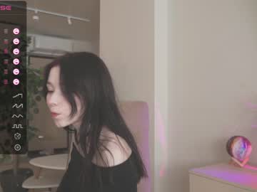 girl
        oki_dokie cam image #2270752