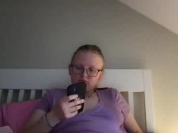 girl
        lexielilacs cam image #4527320