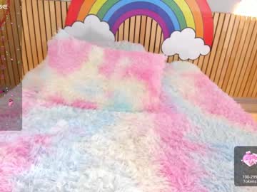 girl
        little_effy18 cam image #3731645