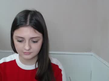 girl
        traisy_ cam image #783782
