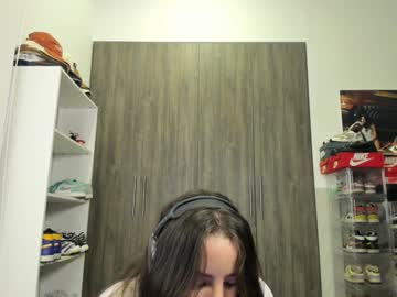 girl
        lindabluee cam image #6360523