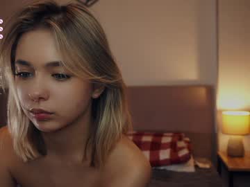girl
        mildredgarrett cam image #5913325