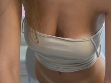 girl
        kathariine cam image #4733389