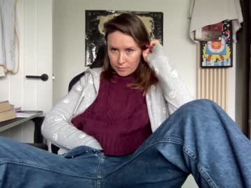 girl
        eatmypie69 cam image #3598755