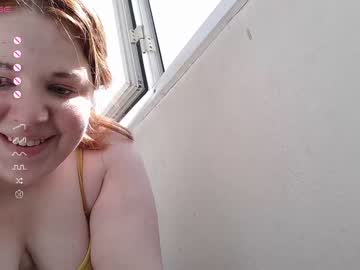 couple
        your_madhurricane cam image #2218904