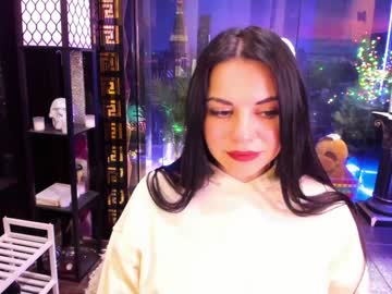 girl
        alma_pearl cam image #3670968