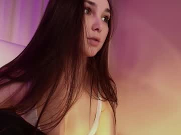 girl
        hollyextra cam image #6764840
