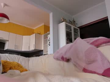 girl
        magic_couple13 cam image #3901103