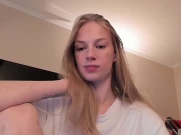 girl
        magic_couple13 cam image #5510790