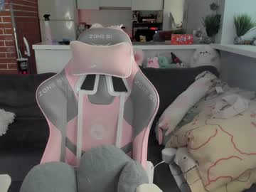 girl
        mia_gothh cam image #4132022