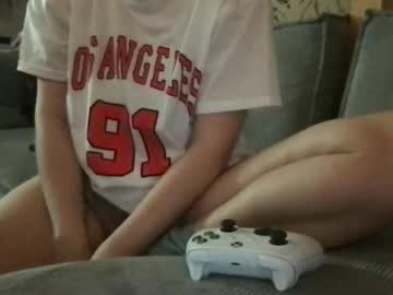 girl
        ps4pro cam image #6278446