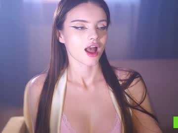 girl
        bellacle cam image #6436918