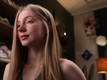 girl
        kateharrise cam image #4692995