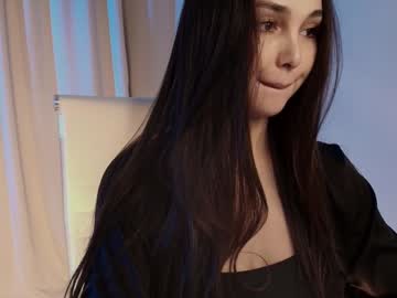girl
        hollyextra cam image #6820959