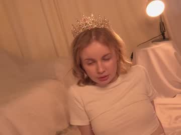girl
        theclaire cam image #3998559