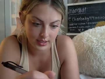 girl
        charlitbaker cam image #1791949