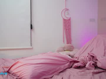 girl
        little_effy18_ cam image #5443788