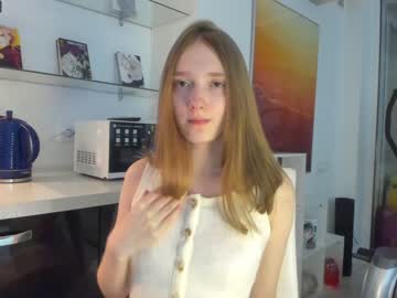 girl
        mysat cam image #3213377