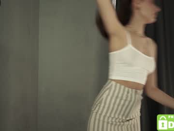 girl
        tessarosse_ cam image #1710875