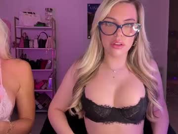couple
        allienicole cam image #5421198