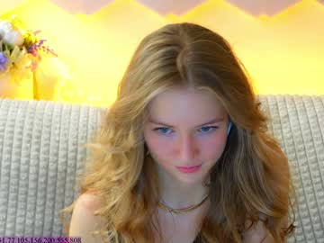 girl
        alexandra_demore cam image #5558400