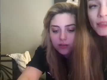 couple
        snowxbunny1228 cam image #3633871