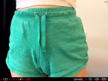 girl
        its_lily cam image #1014380