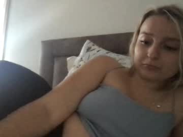 girl
        lilchloelovee cam image #4279477