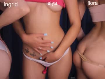 couple
        berrygirls cam image #2456845
