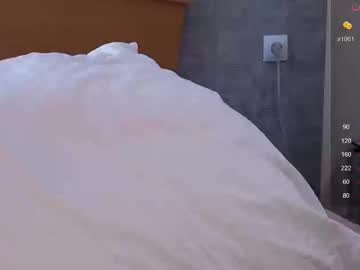 girl
        evasee cam image #6227093