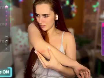 girl
        ps4pro cam image #6226211