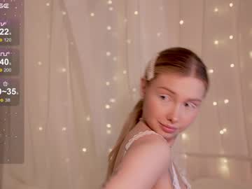 girl
        april_blush cam image #4578702