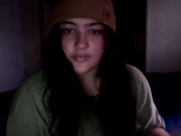 girl
        guccimycucci cam image #1112290