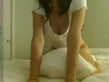 girl
        valerie_james3 cam image #4130055